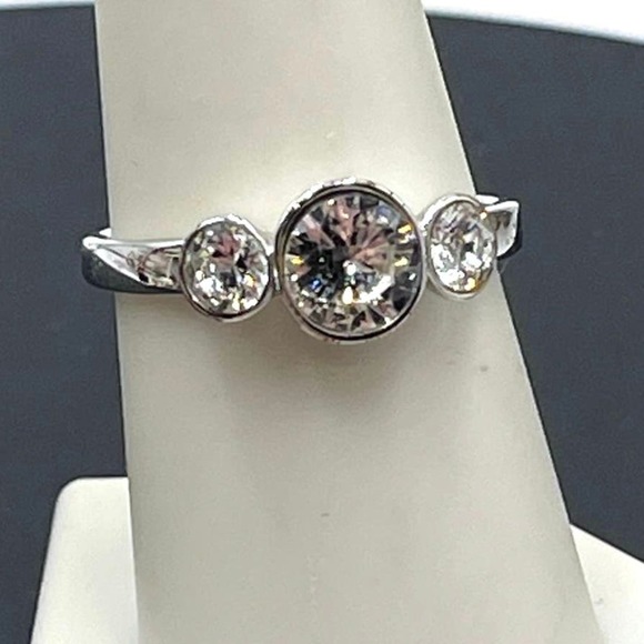Swarovski Three Round Bezel Set Crystals Ring Sz 8.5 - Picture 1 of 11